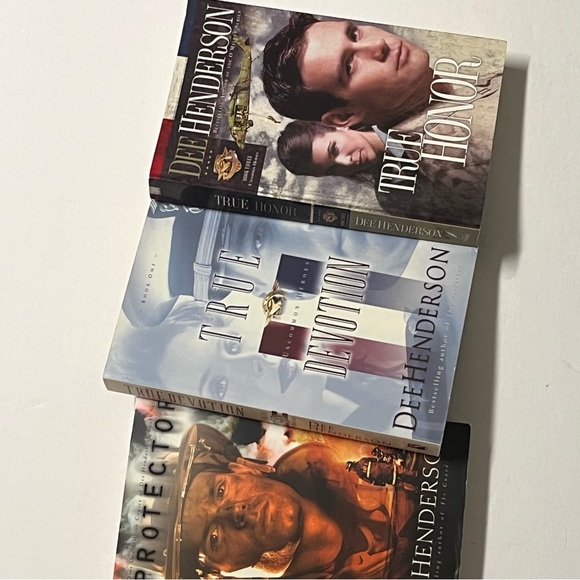 Author Dee Henderson Three (3) Book Bundle Set - Picture 6 of 6